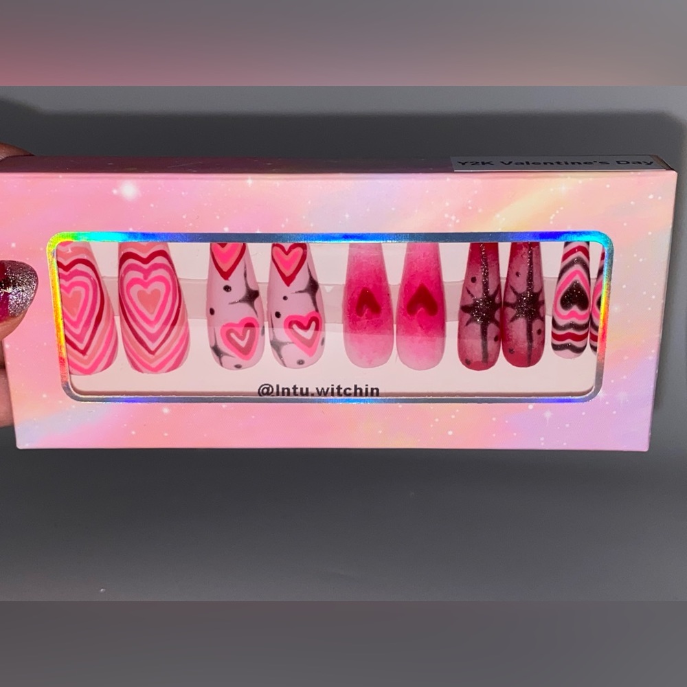 Valentine’s Day press on nails // y2k nails // Handmade // 10 sizes // 20 nails
